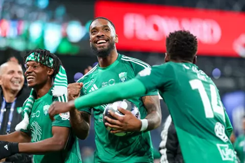 توني يتحدث عن.. الأجواء في السعودية.. الانضمام للمنتخب.. ورونالدو